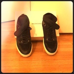Authentic Balenciaga pelle gomm sneakers